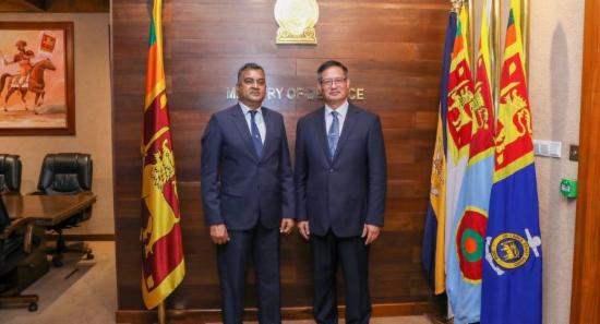New Chinese Envoy Calls on Defence Secretary